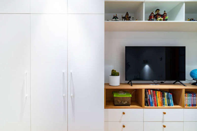 Projeto de Quarto de Casal Planejado com Tv Interior de São Paulo - Quarto Casal Pequeno Planejado